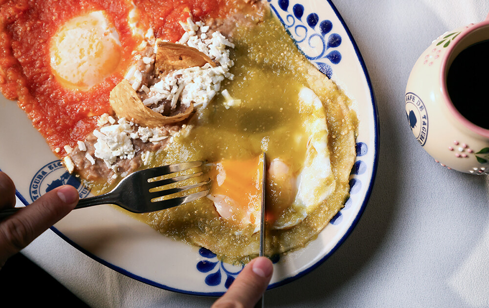Huevos divorciados para desayunos