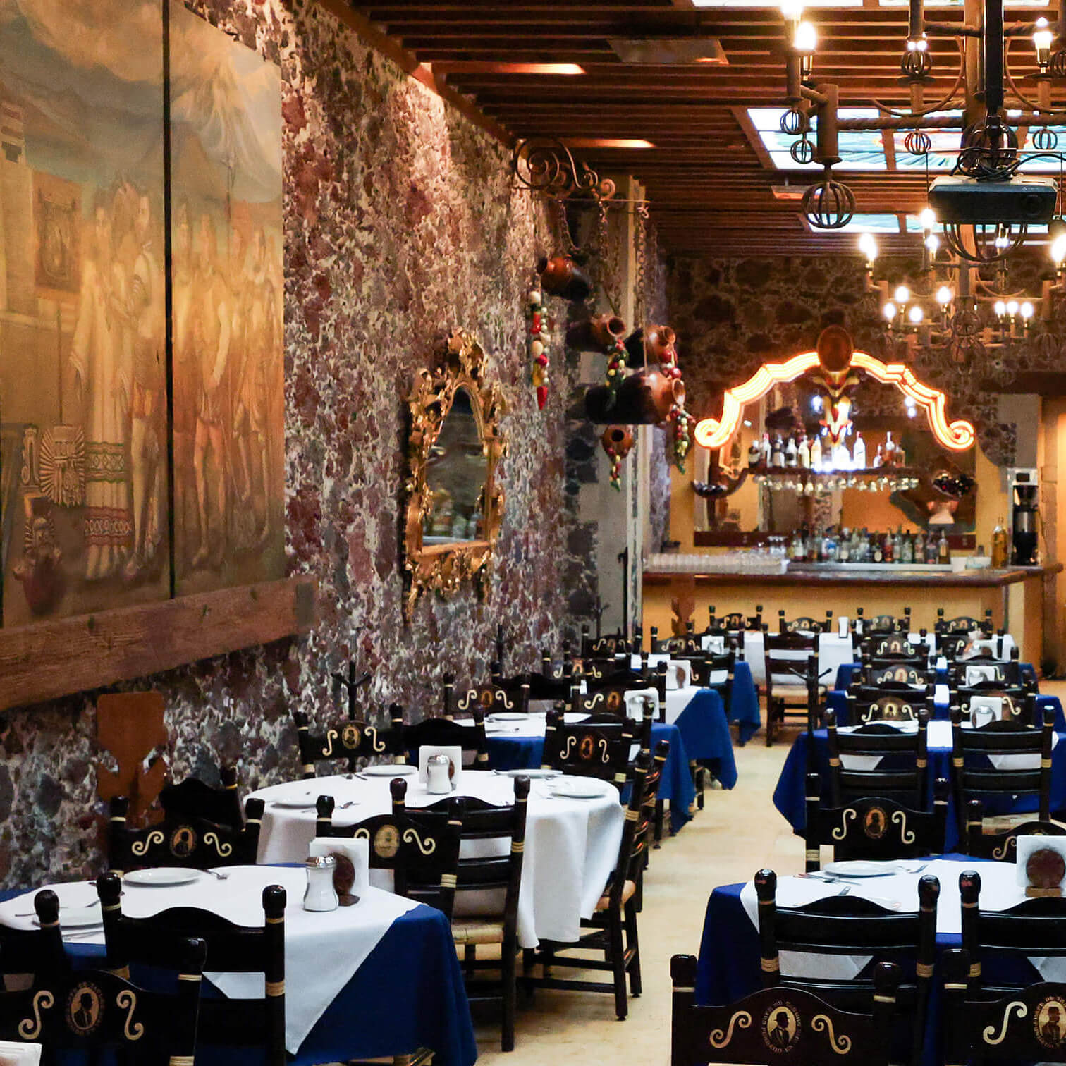 Sal&oacute;n para eventos en el restaurante Caf&eacute; de Tacuba