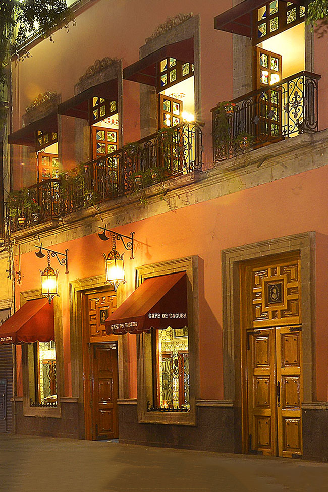 Fachada del Caf&eacute; de Tacuba
